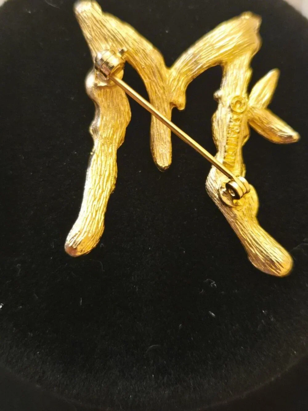 Vintage‎ Sarah Coventry Gold Tone Textured Letter M Brooch Pin